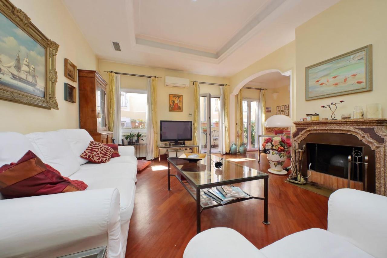4Bnb - Luxury Trevi Apartment W Terrace โรม ภายนอก รูปภาพ