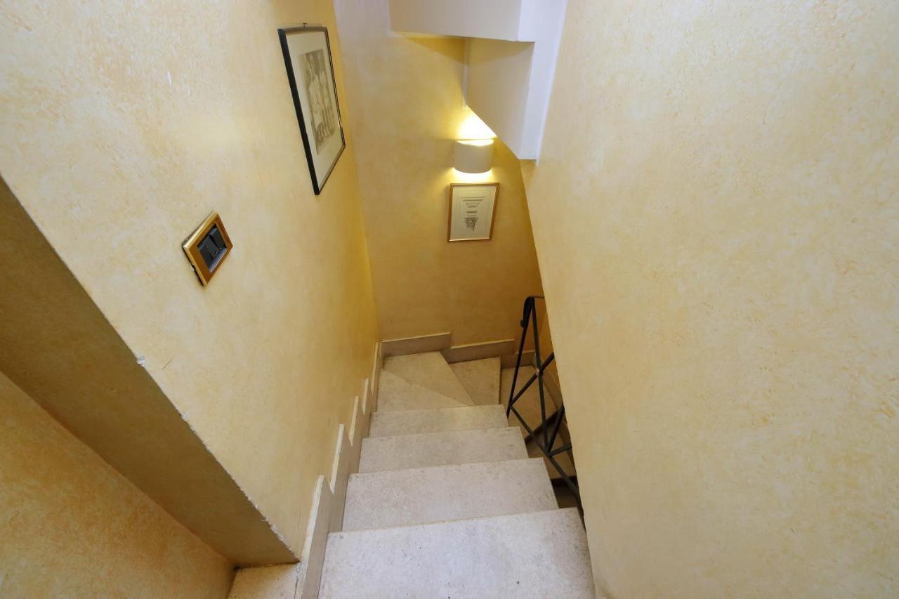 4Bnb - Luxury Trevi Apartment W Terrace โรม ภายนอก รูปภาพ